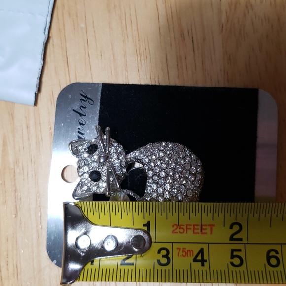 Cute Cat Pin Brooch by Fashion Jewelry - Picture 5 of 6